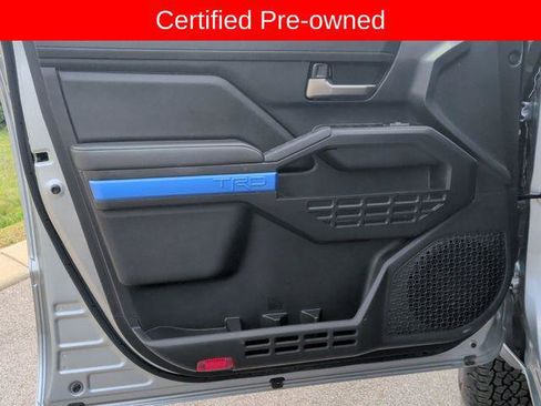 Certified 2025 Toyota Tacoma TRD Off-Road AWD/4WD image 9