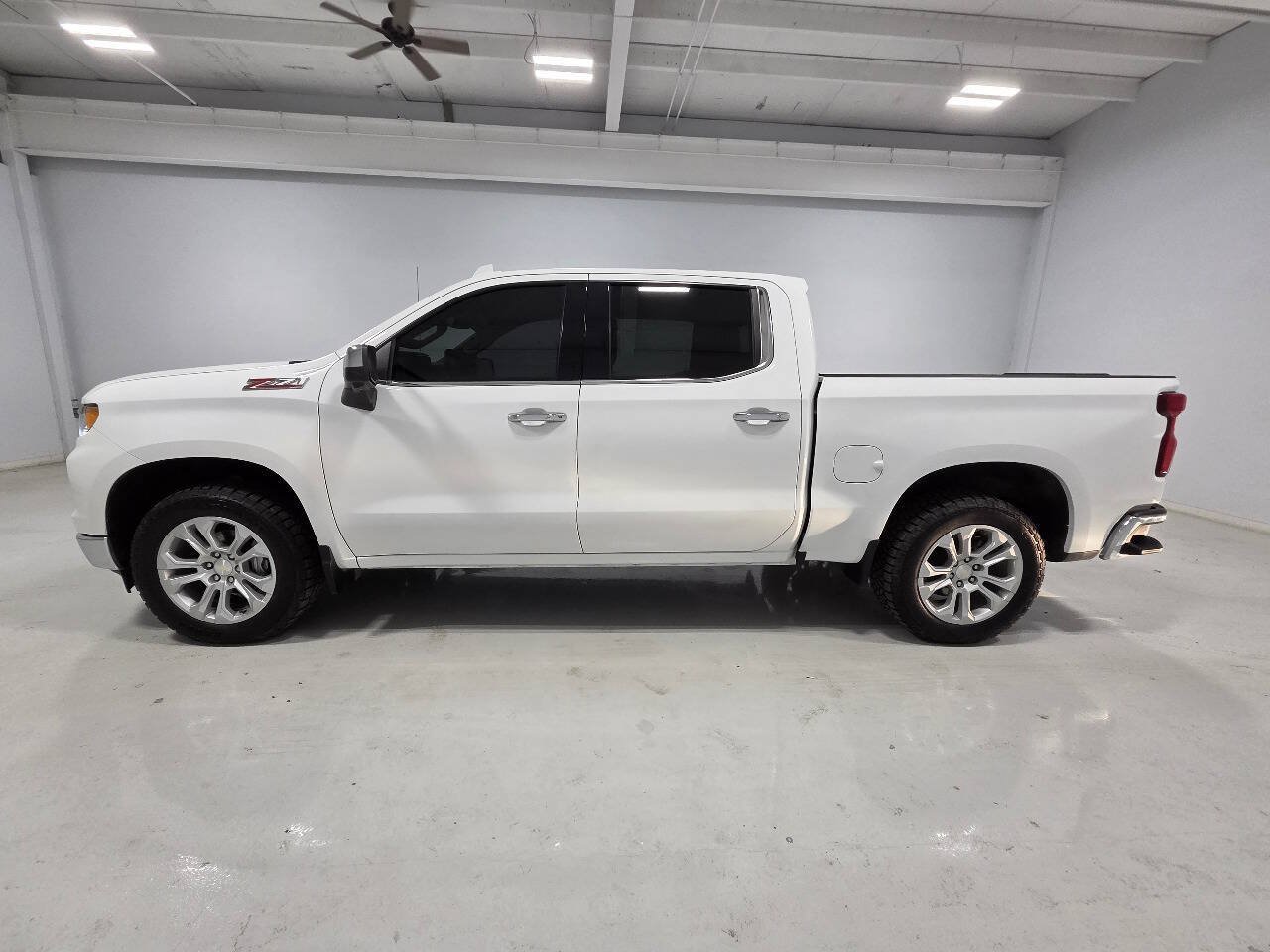 Used 2023 Chevrolet Silverado 1500 LTZ w/ LTZ Convenience Package II AWD/4WD image 6