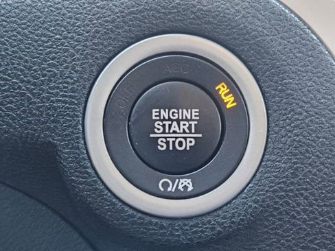 Used 2022 Chrysler 300 Touring w/ Sport Appearance Package image 21