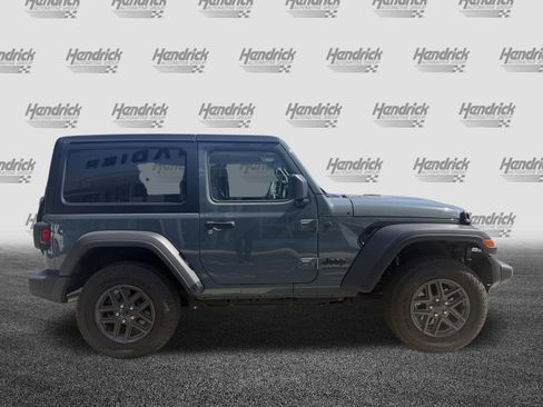 Used 2025 Jeep Wrangler Sport AWD/4WD image 9