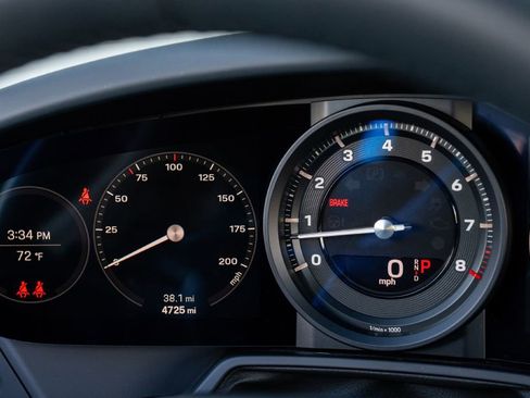 Used 2024 Porsche 911 Carrera 4S w/ Sport Package image 37