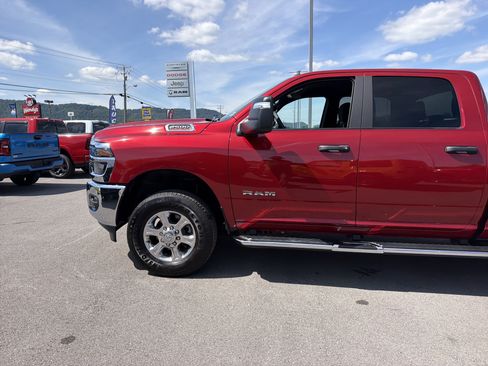 Used 2026 RAM 2500 Big Horn AWD/4WD image 12