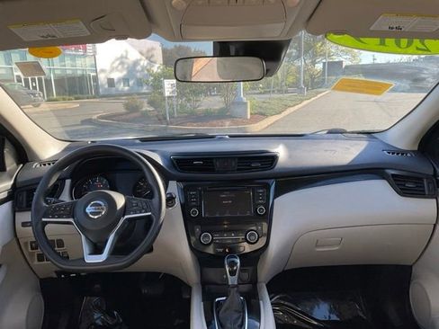 Certified 2019 Nissan Rogue Sport SV AWD/4WD image 14