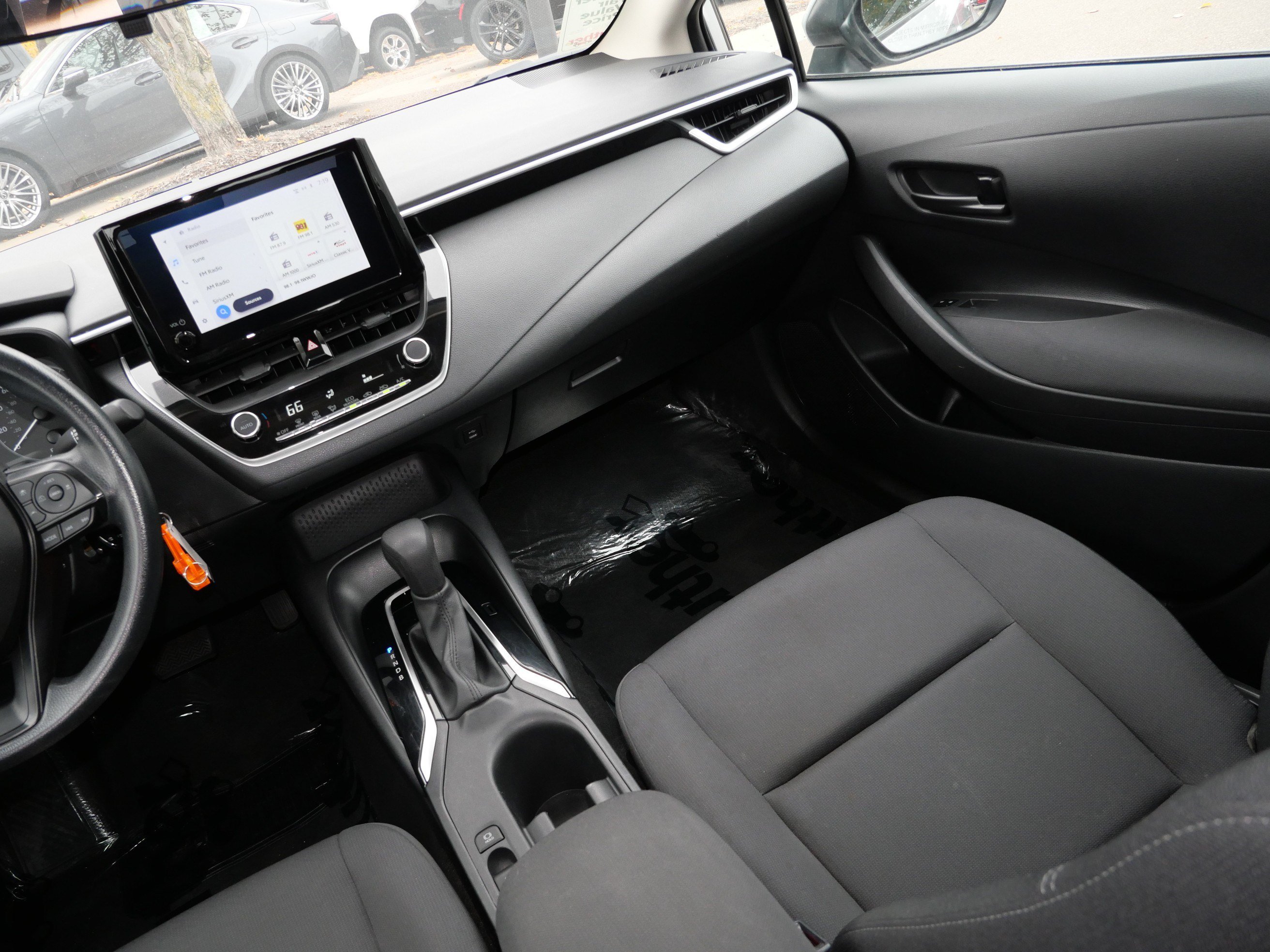 Used 2024 Toyota Corolla LE FWD image 11