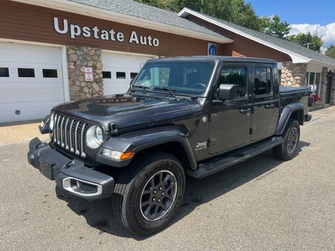 Used 2021 Jeep Gladiator Overland image 1