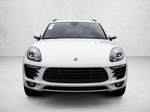 Used 2018 Porsche Macan AWD/4WD image 2