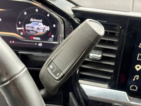 Used 2025 GMC Sierra 1500 SLT image 32