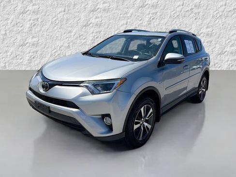 Used 2018 Toyota RAV4 XLE image 7