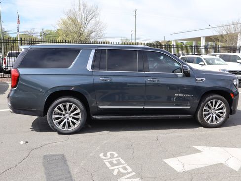 Used 2021 GMC Yukon XL Denali image 11