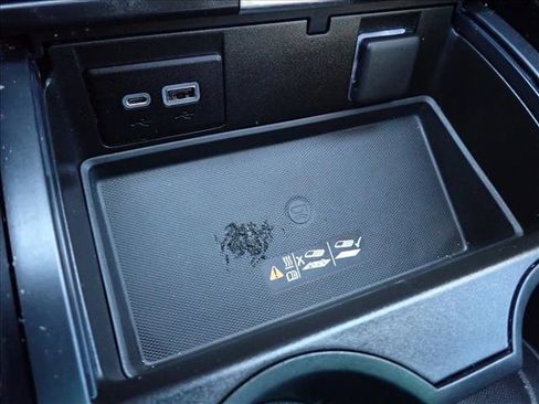 Used 2022 GMC Yukon XL Denali w/ Denali Premium Package image 21