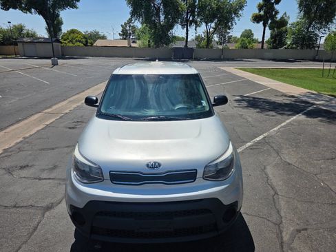 Used 2017 Kia Soul FWD image 9