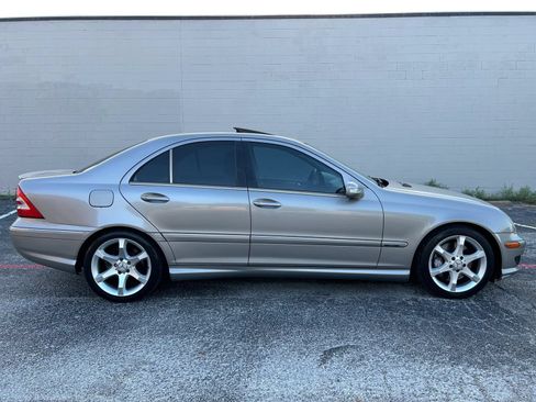 Used 2007 Mercedes-Benz C 230 Sedan image 4