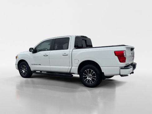 Used 2020 Nissan Titan SV w/ SV Convenience Package image 4