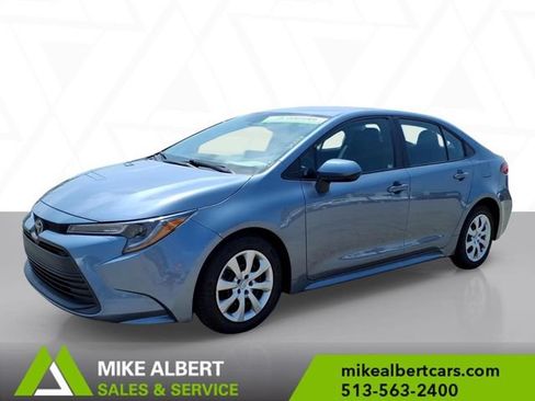 Used 2025 Toyota Corolla LE FWD image 3