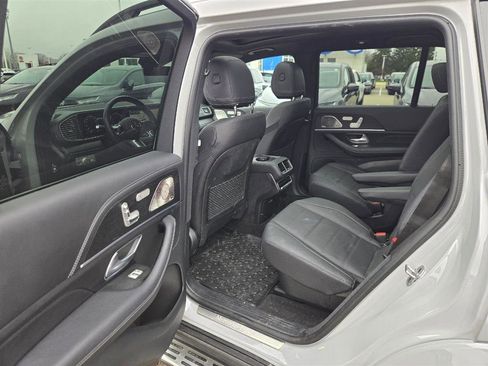 Used 2024 Mercedes-Benz GLS 450 4MATIC image 11
