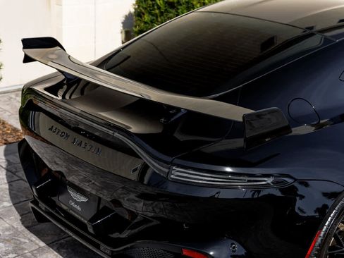 Used 2023 Aston Martin V8 Vantage Coupe image 33