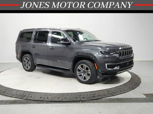 Used 2024 Jeep Wagoneer Series II image 1