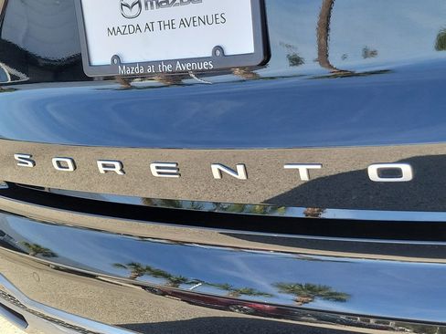 Used 2022 Kia Sorento SX image 8