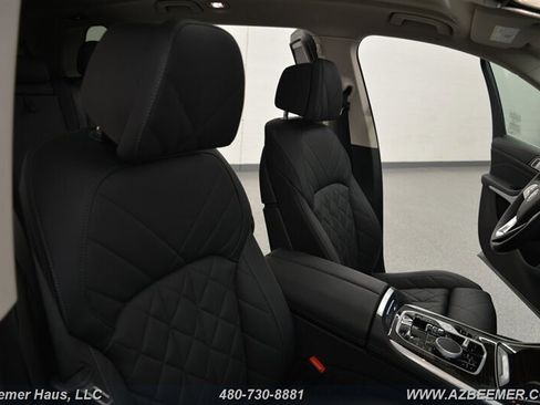 Used 2025 BMW X7 xDrive40i image 21