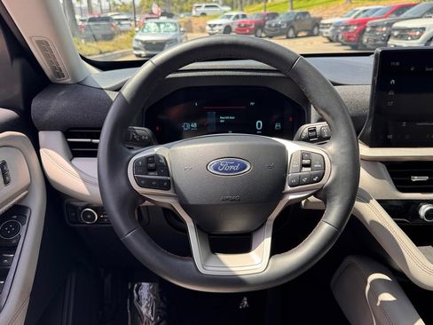 Used 2025 Ford Explorer Active w/ Active Comfort Package AWD/4WD image 23