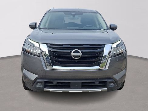 Used 2022 Nissan Pathfinder SL AWD/4WD image 2