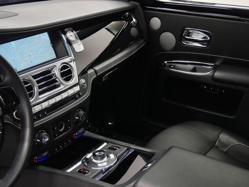 Used 2013 Rolls-Royce Ghost RWD image 25