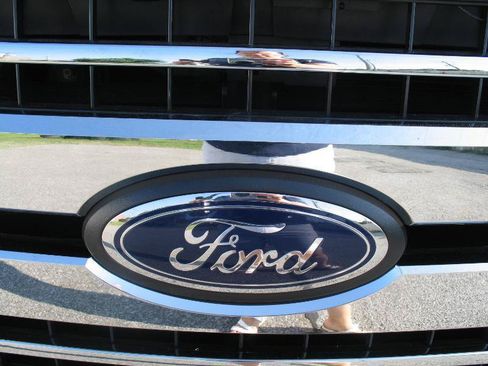 Used 2019 Ford F150 Lariat w/ Equipment Group 502A Luxury AWD/4WD image 74