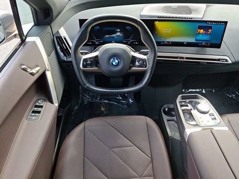 Used 2023 BMW iX xDrive50 w/ Sport Package AWD/4WD image 13