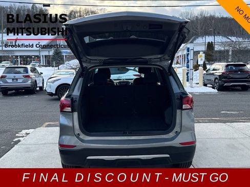 Used 2024 Chevrolet Equinox LT image 32