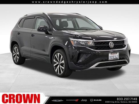 Used 2022 Volkswagen Taos SE FWD image 1