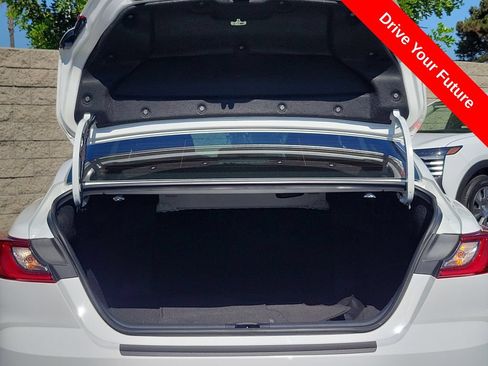 Used 2025 Toyota Camry SE w/ Convenience Package FWD image 23
