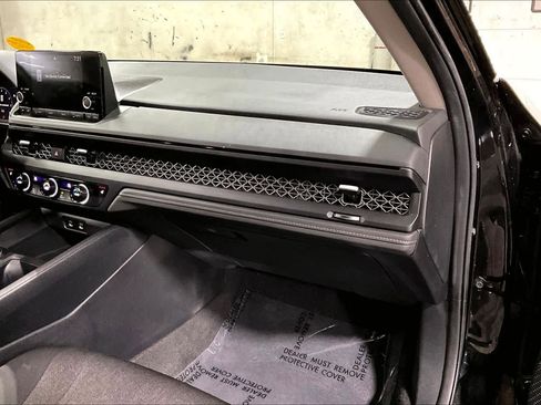 Used 2023 Honda Accord EX image 18
