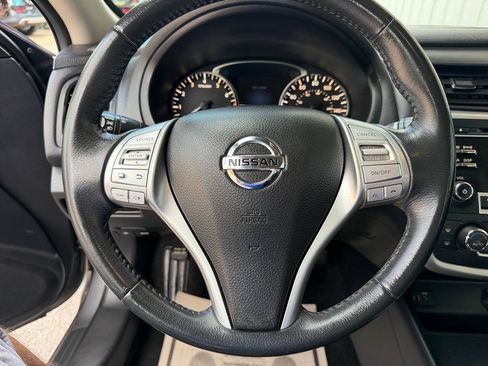 Used 2016 Nissan Altima 2.5 SV w/ Convenience Package FWD image 22