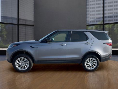 Used 2024 Land Rover Discovery S image 2