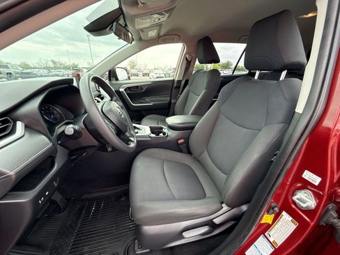 Certified 2020 Toyota RAV4 LE image 13