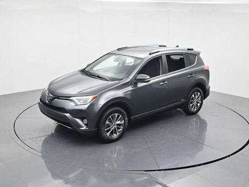 Used 2018 Toyota RAV4 XLE image 42