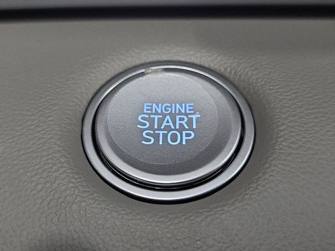 Used 2025 Hyundai Elantra Sport FWD image 23