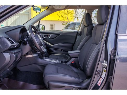 Used 2019 Subaru Forester Premium w/ All-Weather Package AWD/4WD image 15