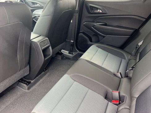New 2026 Chevrolet Trax LT w/ Sunroof Package FWD image 9