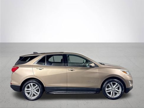 Used 2019 Chevrolet Equinox LT w/ Lights and Bright Package image 5