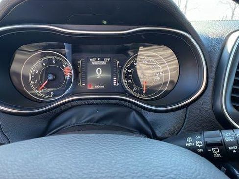 Used 2019 Jeep Cherokee Latitude w/ Cold Weather Group image 25