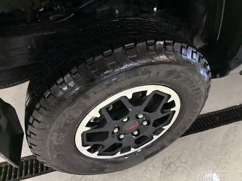 Used 2024 Toyota Tacoma SR5 image 9