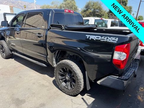 Used 2017 Toyota Tundra SR5 w/ TRD Off Road Package AWD/4WD image 4