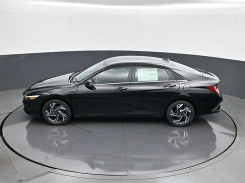 New 2026 Hyundai Elantra Limited image 20