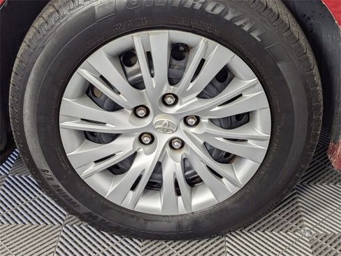 Used 2014 Toyota Camry SE image 8