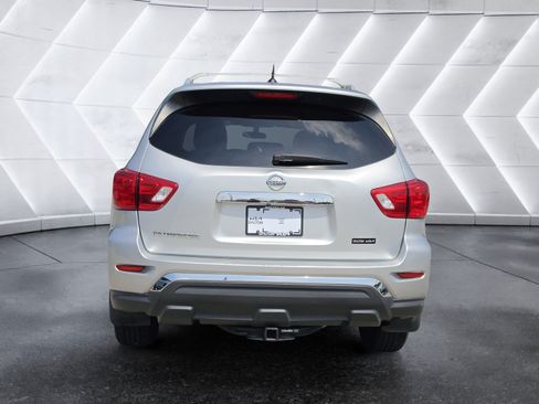 Used 2018 Nissan Pathfinder S FWD image 4