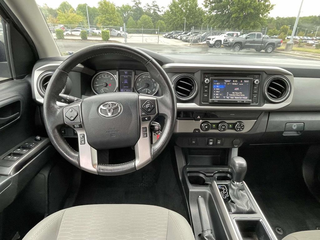 Used 2018 Toyota Tacoma SR5 RWD image 14