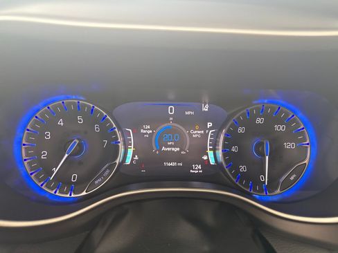 Used 2022 Chrysler Pacifica Touring-L FWD image 15