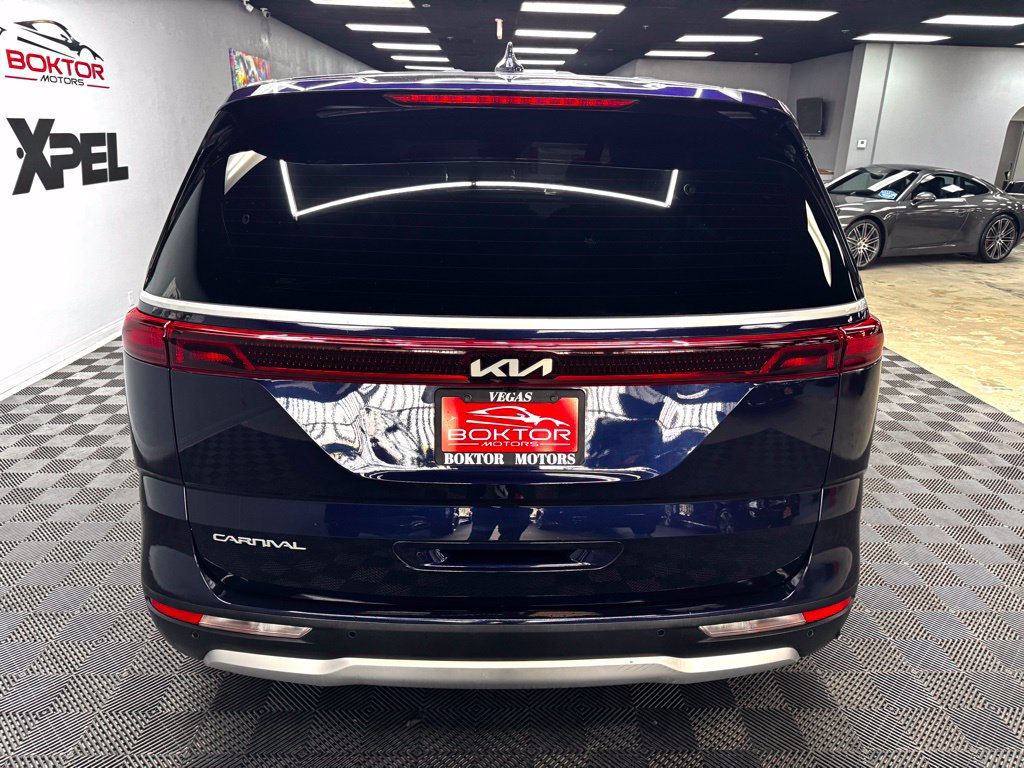 Used 2024 Kia Carnival LX FWD image 13