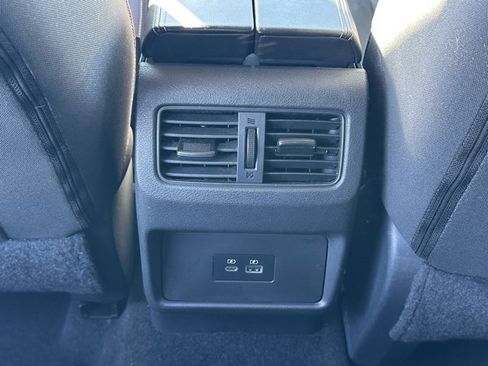 Certified 2022 Nissan Rogue SV image 29